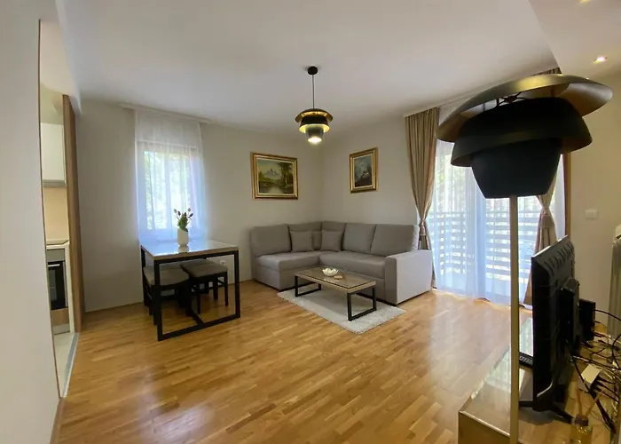 아파트 Miris Tisine 즐라티보